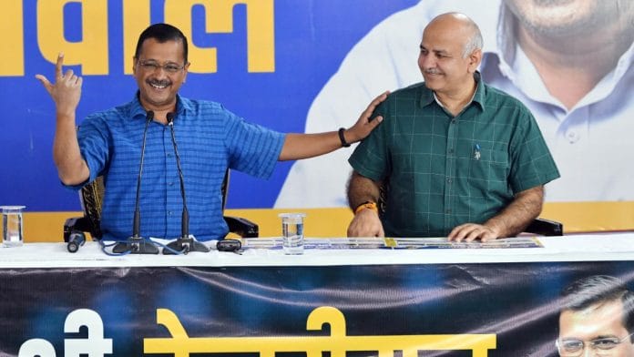 File photo of AAP leaders Arvind Kejriwal (L) and Manish Sisodia (R) | ANI