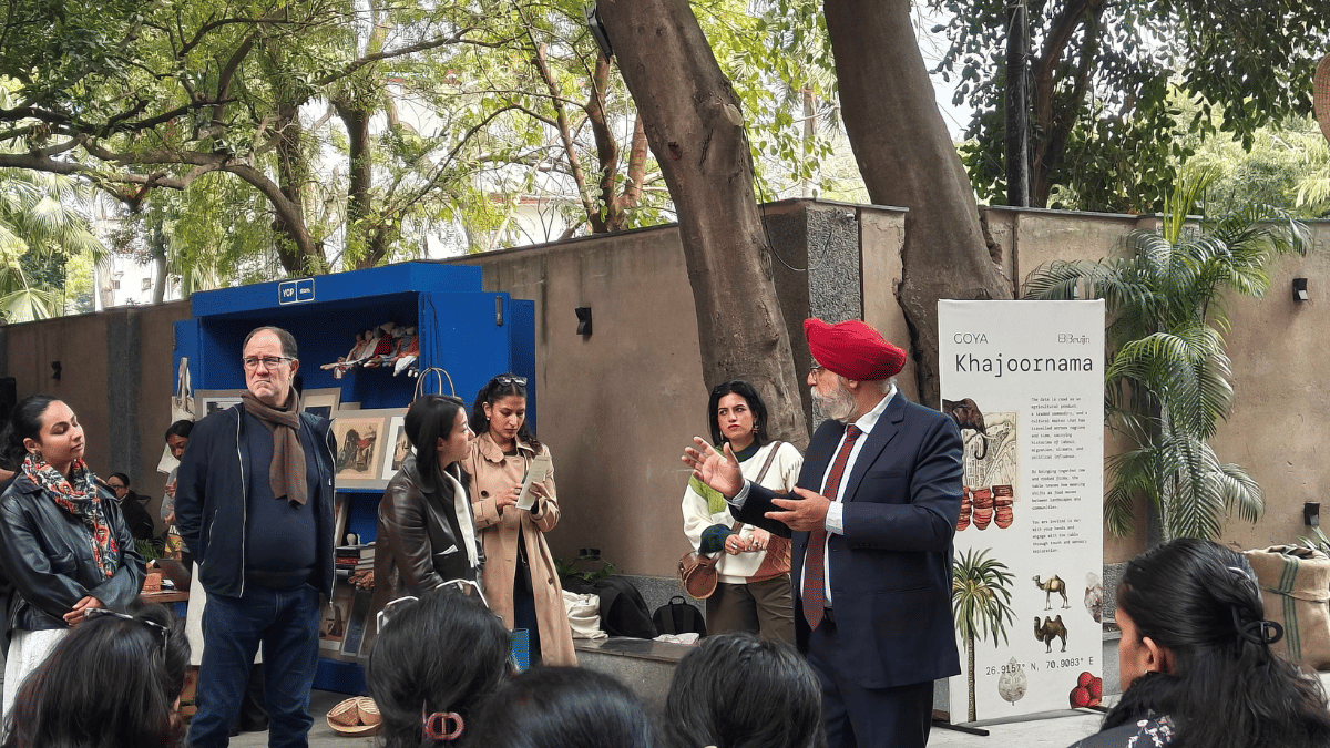 When fab India wearing Delhi elite went on a date with khajoor, a history lesson followed