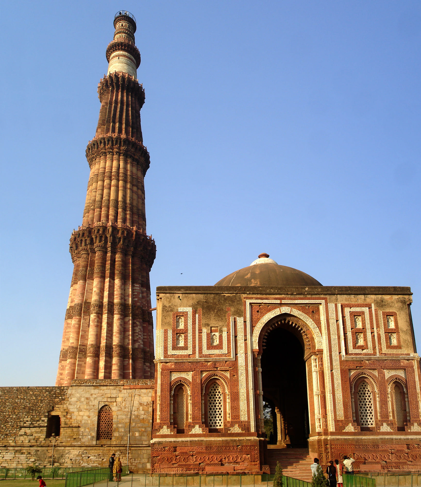Quwwat-ul-Islam Mosque in Delhi | Commons