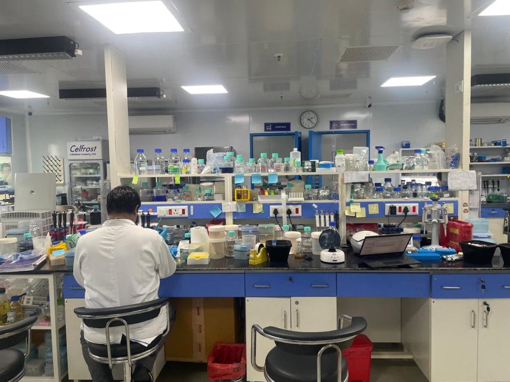 Absolute startup lab