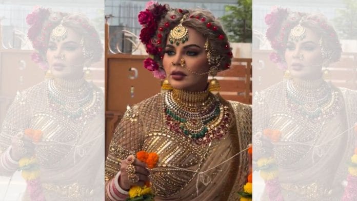 If you want to know India’s next pop culture sensation, check out the costume Rakhi is greeting her paps in
