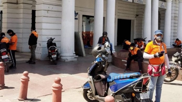 Delhi delivery workers