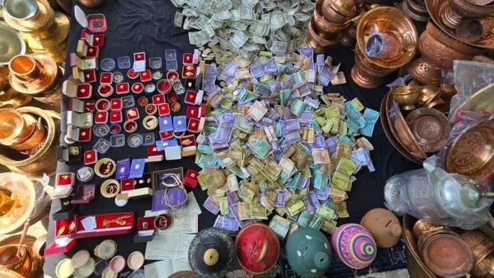 Shia families stepped out in large numbers, donating utensils, jewellery and cherished heirlooms. Children, too, joined in—giving away their toys, piggy banks and gifts | Source: X, @mehdizafar