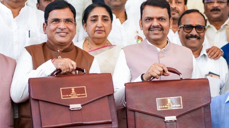 6 yrs after writing ‘Budgets Made Easy’, Fadnavis delivers his 1st, dedicating it to late deputy Pawar