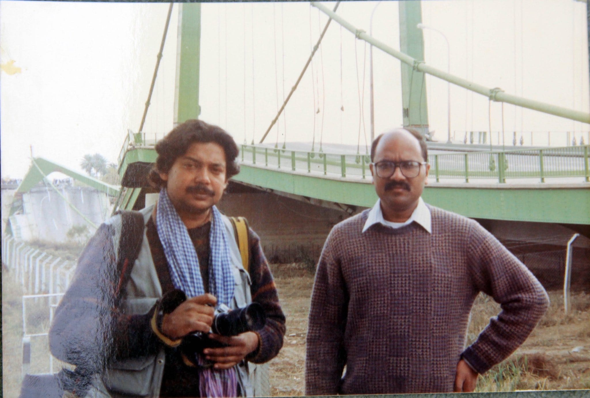 Shekhar Gupta along with photographer Prashant Panjiar (left) in Baghdad during the first Gulf War, 1990 | X/@ShekharGupta