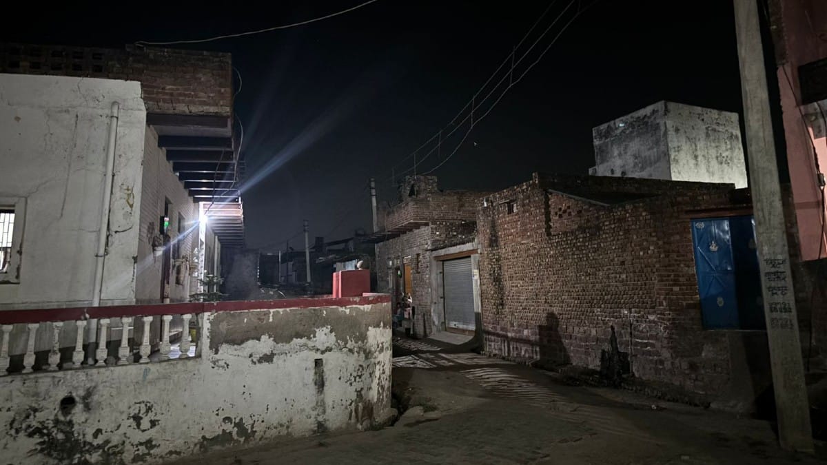 The narrow lanes in Chitpur village | Samridhi Tewari/ThePrint
