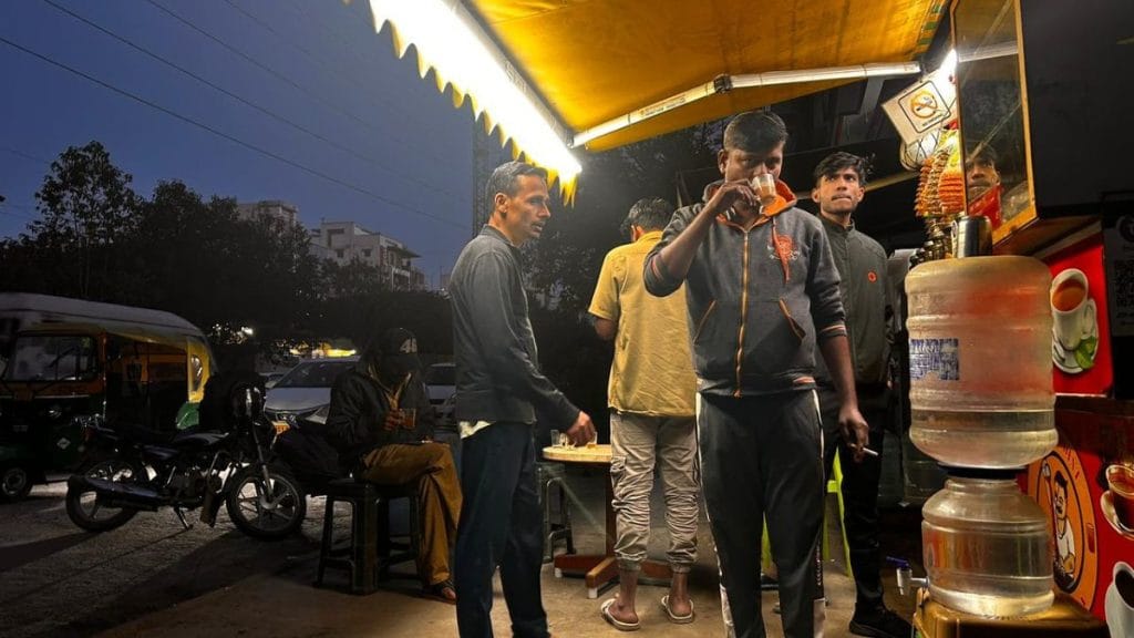 A local tea stall that provides shelter to the women workers early in the morning. Manisha Mondal | ThePrint 