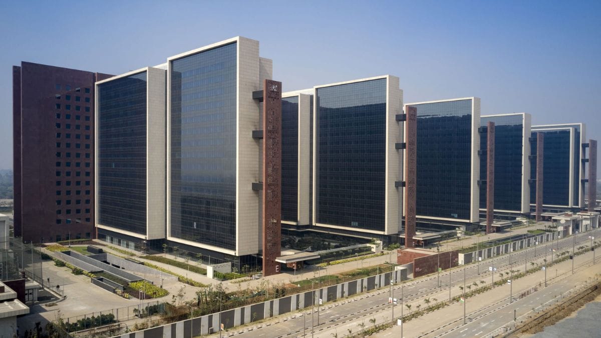 Gulf tensions drive Dubai diamond dealers to consider Surat auctions, facing challenges.