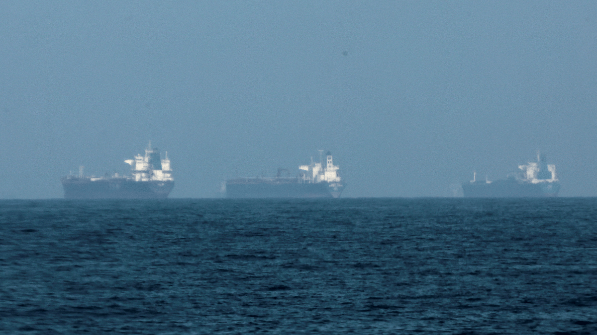 War fears push UAE to discuss currency swap line, hint at yuan oil sales if dollars dry up: WSJ report