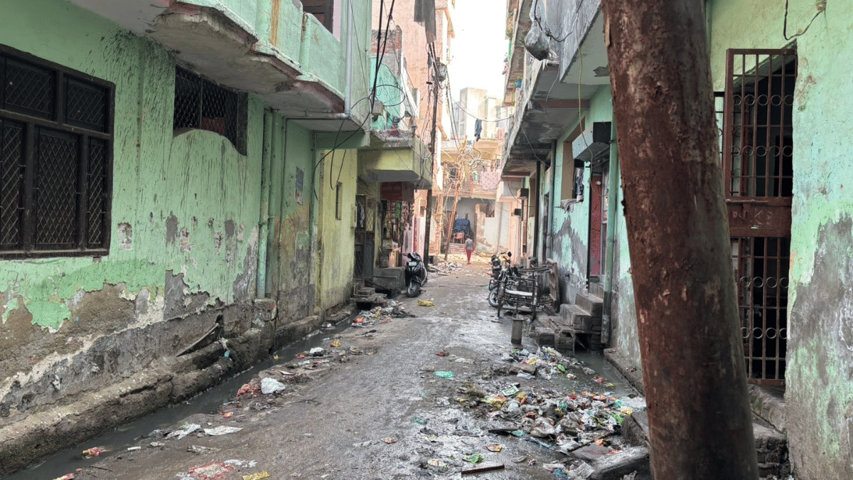 Narrow lanes with open sewage in Ghaziabad's Bhovapur | Samridhi Tewari | ThePrint 