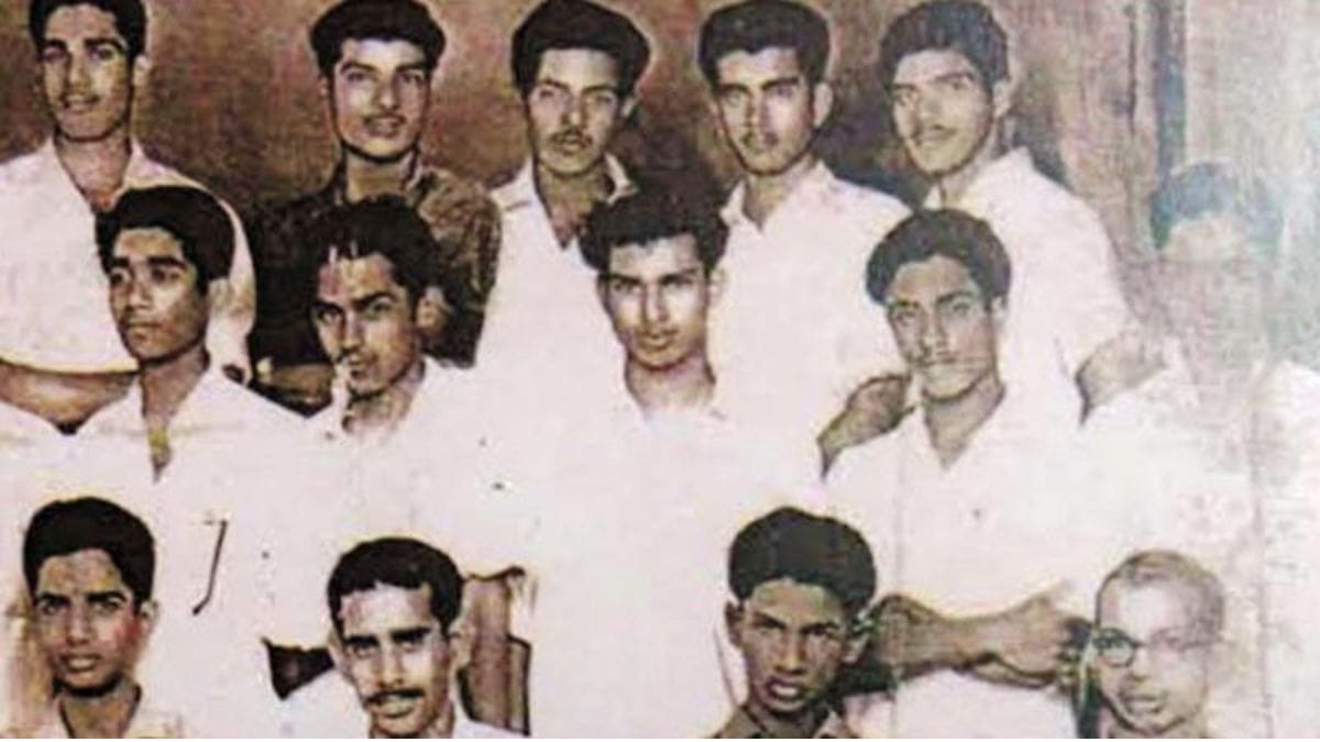 Pinarayi Vijayan (last row third from right) in the group photo of BA Economics batch of Government Brennen College | Credit: pinarayivijayan.in