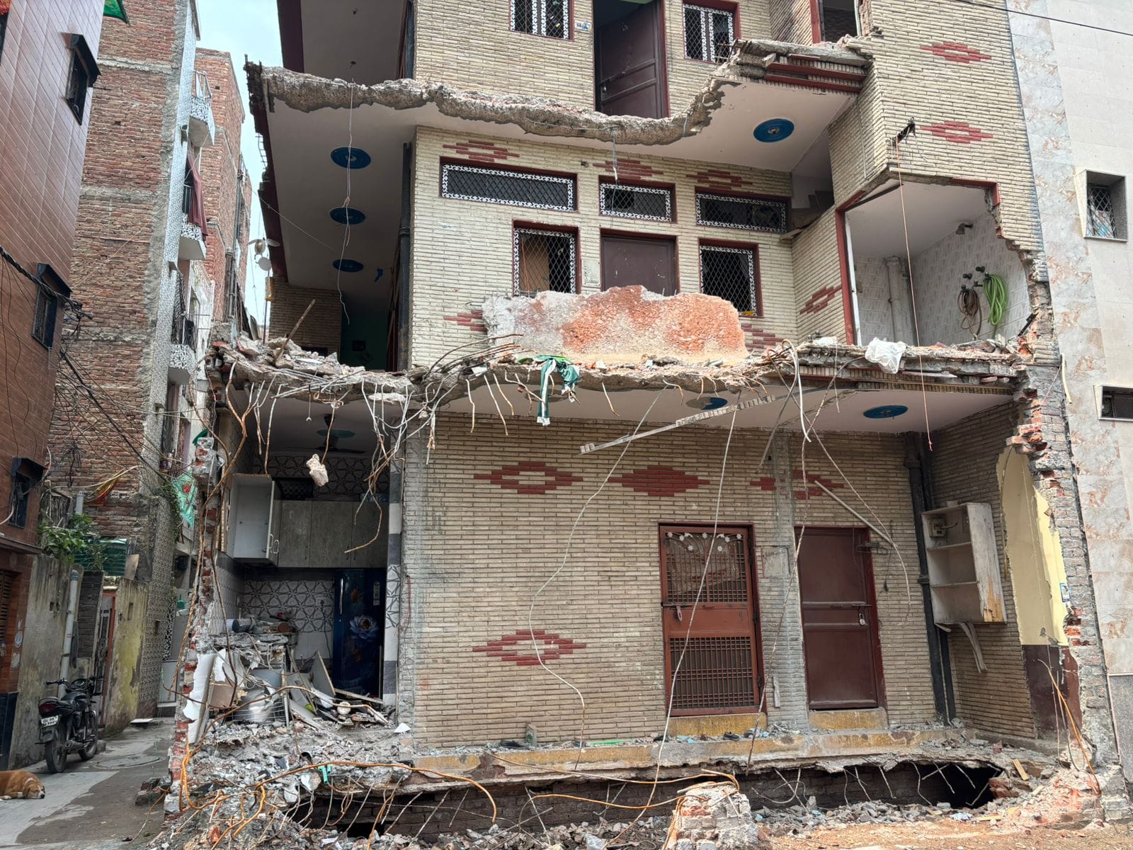 आरोपियों में से एक के घर को एमसीडी ने गिराया | फोटो: समृद्धि तिवारी/दिप्रिंट