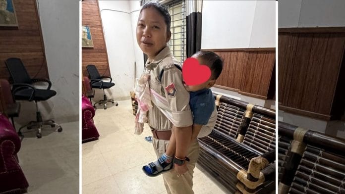 The photo went viral and prompted praise for Mamoni Teron’s commitment, but social media users questioned working conditions for women in uniform, especially mothers | Source: X, @assampolice