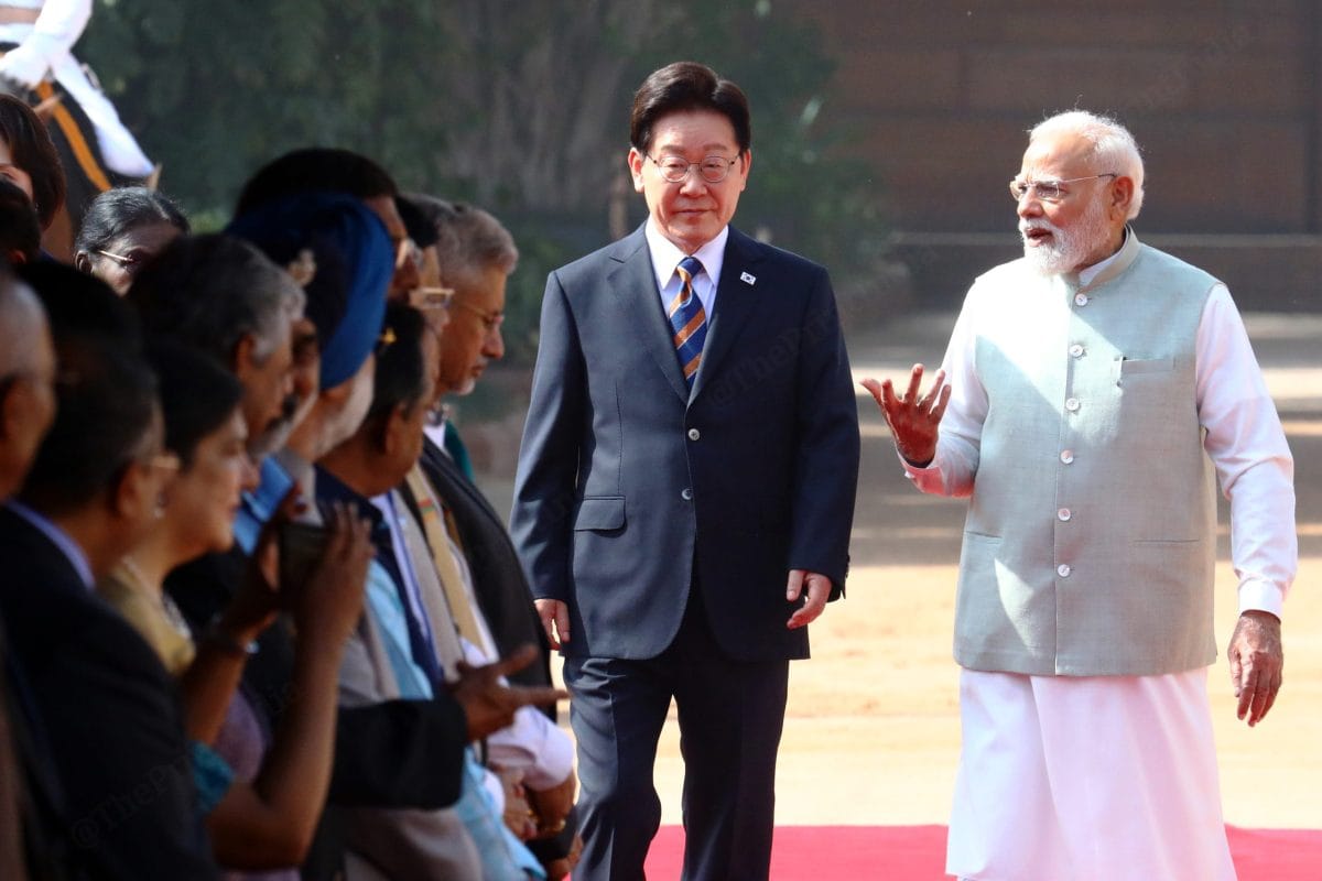 PM Modi & President Lee having a quick chat | Praveen Jain | ThePrint