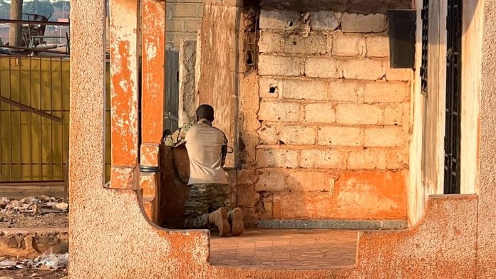 A Malian soldier stands in position with his weapon during an attack on Mali's main military base Kati outside the capital Bamako, Mali April 25, 2026. | REUTERS/Stringer