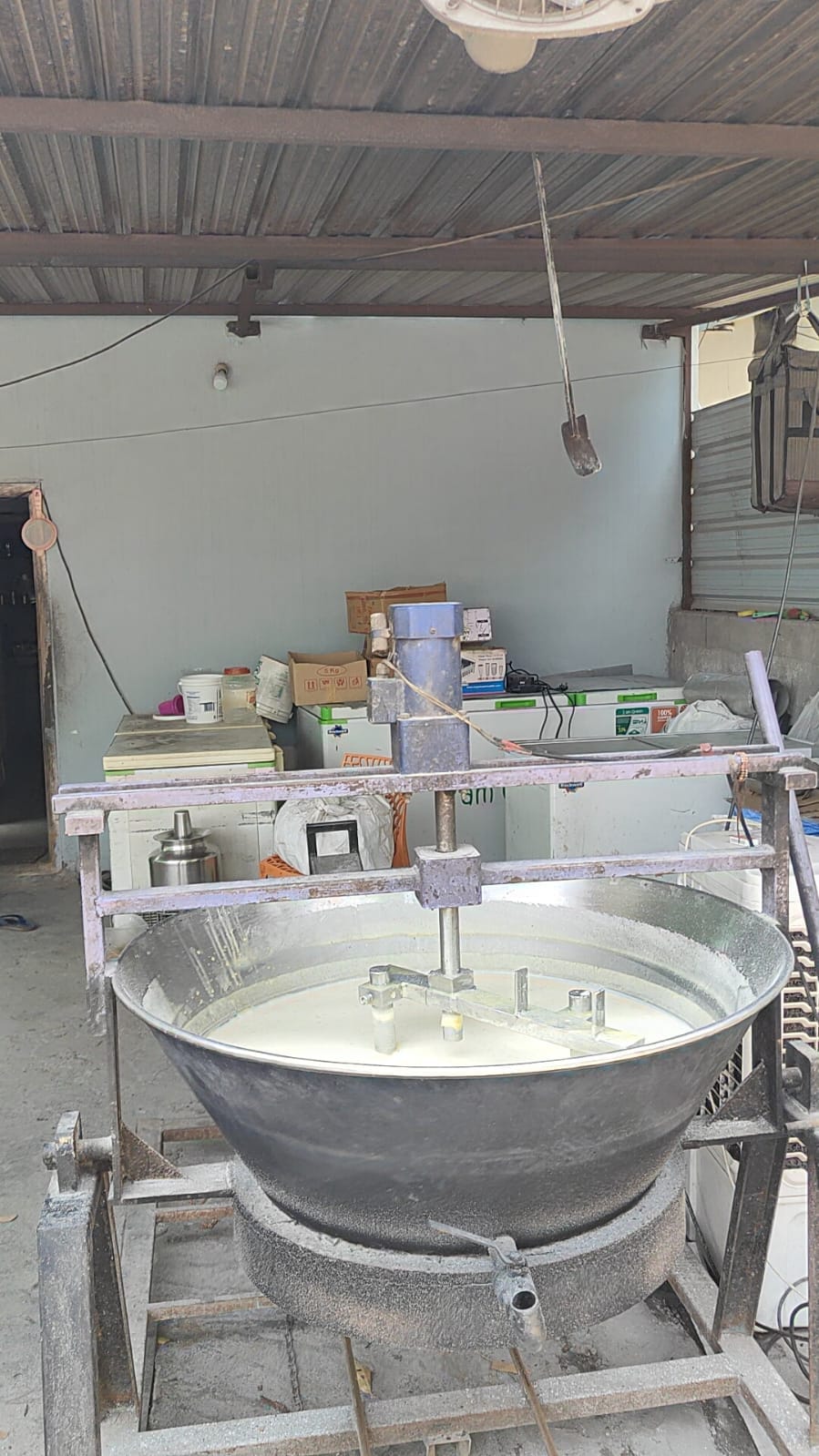 Telangana Food Safety Department uncovered serious hygiene lapses at manufacturing unit of Kulfi, Falooda and Badam Milk at Mallapur. | X/@cfs_telangana