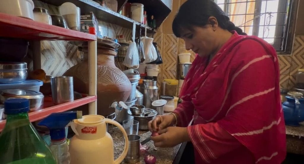 Apart from tackling rowdy crowds at her workplace, Mehrunissa Shaukat Ali also does her daily household chores | Saman Husain, ThePrint