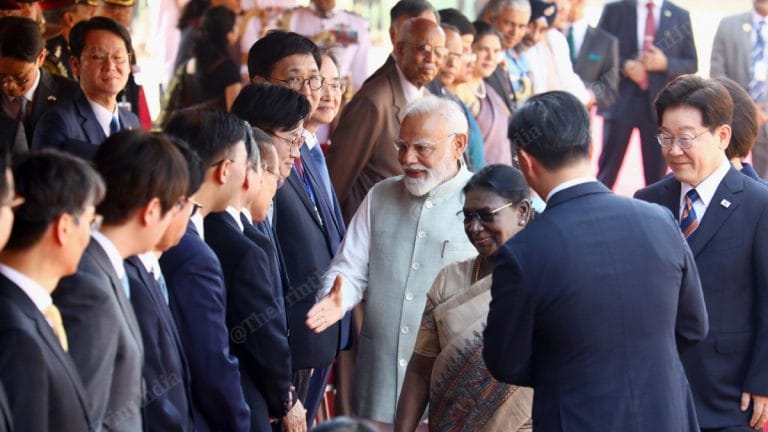 Sunny smiles on a sunny morning: South Korean President & First Lady’s ceremonial reception
