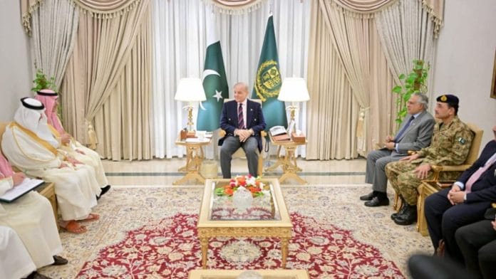 The Pakistani delegation meets the Saudi team | X