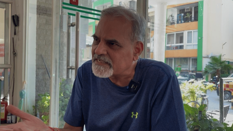 RWA के वाइस-प्रेसिडेंट दिनेश त्यागी ने कहा कि एसोसिएशन ने सर्वे करके सभी कमियों की सूची तैयार की है, जिसमें रास्ता भी शामिल है | फोटो: समृद्धि तिवारी/दिप्रिंट