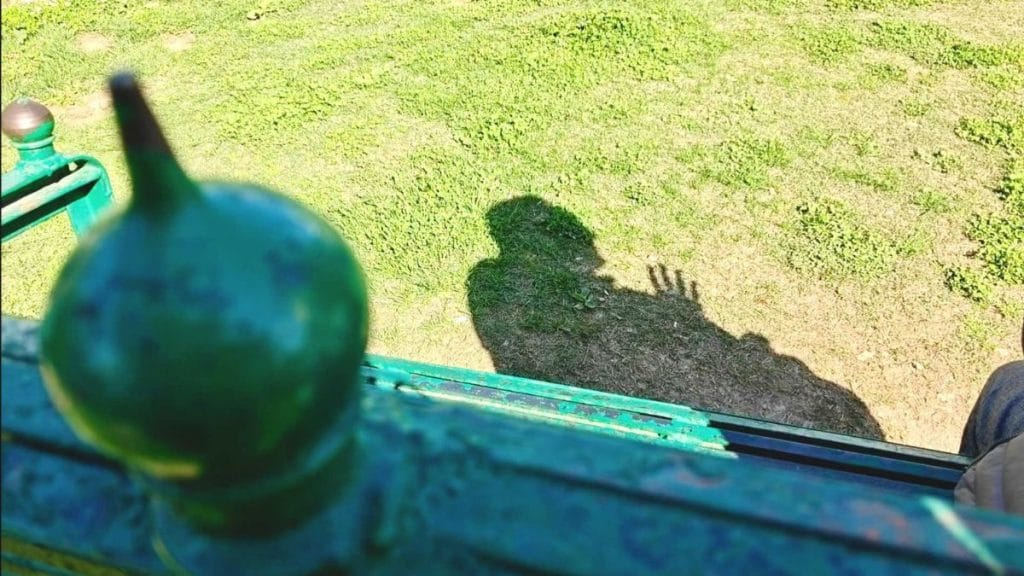 एक एमबीबीएस छात्र के 60-वर्षीय पिता को हर महीने जांच एजेंसियों से फोन आता है | फोटो: माहिरा खान/दिप्रिंट