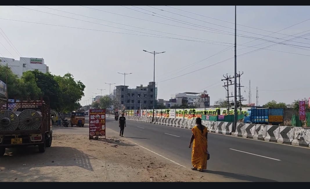 The spot in Velusamypuram where Vijay's rally van was stalled for his speech | Shweta Tripathi | ThePrint