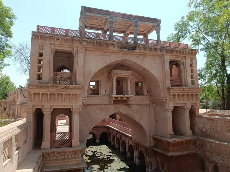 नारनौल की 16वीं सदी की मिर्जा अलीजान बावड़ी | फोटो: कृष्ण मुरारी/दिप्रिंट