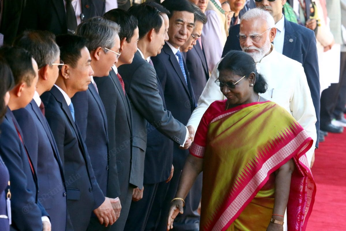 President Droupadi Murmu, PM Modi interacting with Vietnamese delegation | Praveen Jain | ThePrint