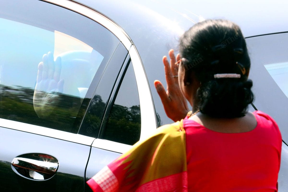 President Murmu waving to her Vietnamese counterpart To Lam after the ceremonial reception | Praveen Jain | ThePrint