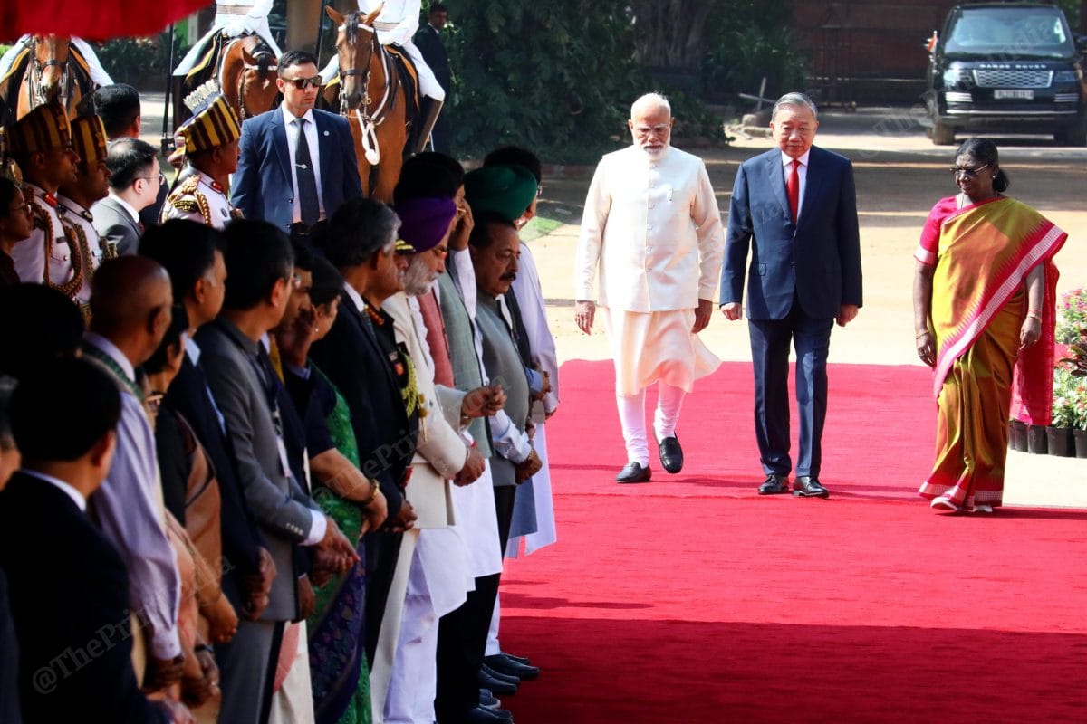 Prime Minister Narendra Modi (L), Vietnam's President To Lam (C), President Droupadi Murmu during the ceremonial reception | Praveen Jain | ThePrint