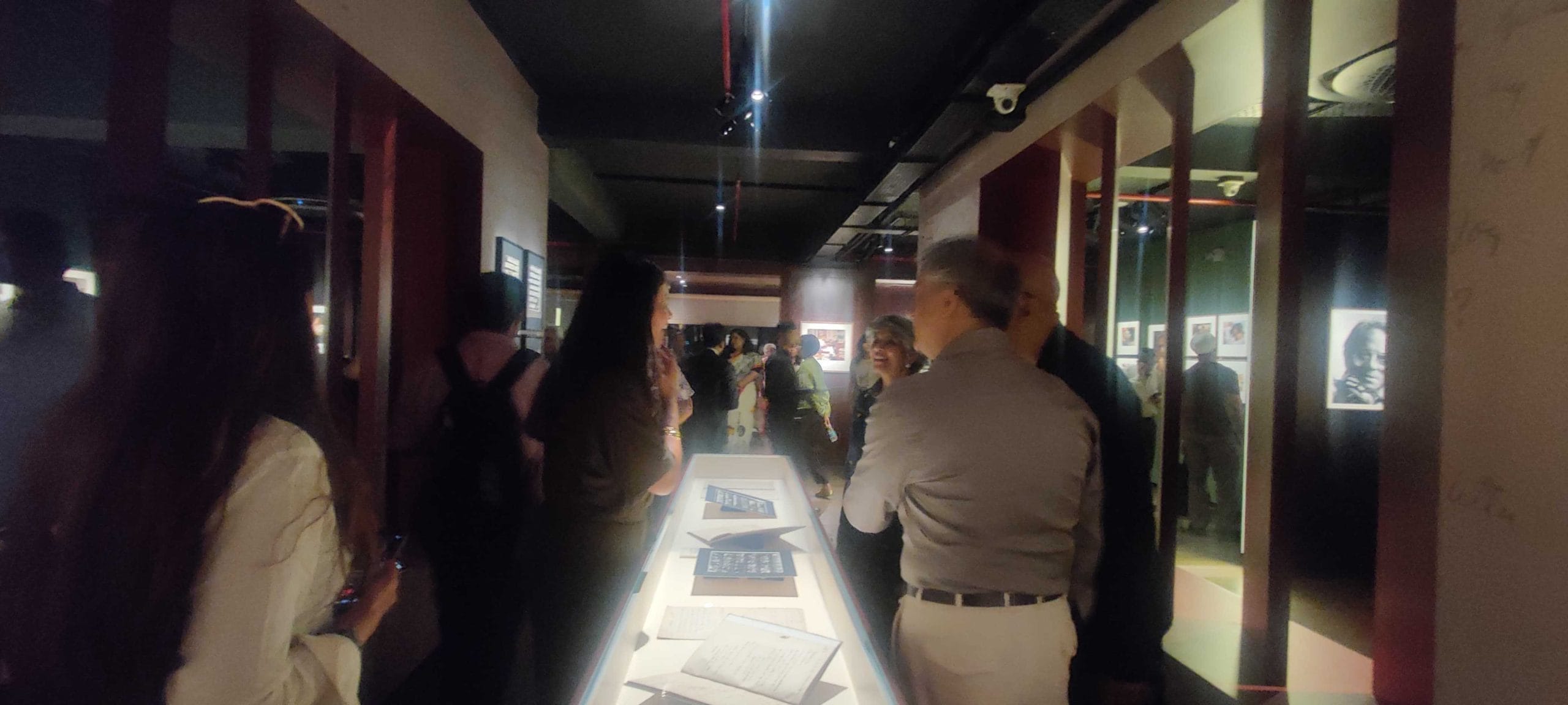 The crowd still had not thinned by the end of the evening | Photo: Stela Dey, ThePrint