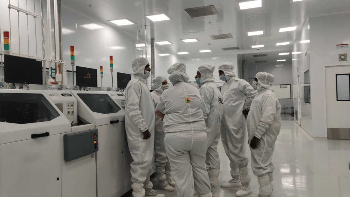 Operators in the cleanroom at Kaynes Semicon's OSAT facility. | Vrinda Tulsian/ThePrint
