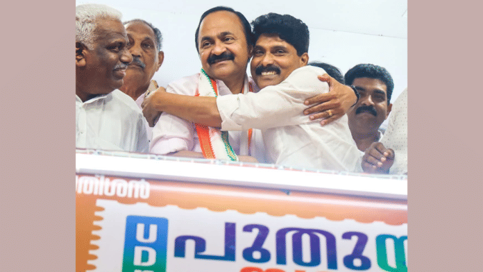 File photo of T.Siddique (right), the Congress candidate from Kalpetta, with senior leader V D Satheesan | X/@TsiddiqueINC