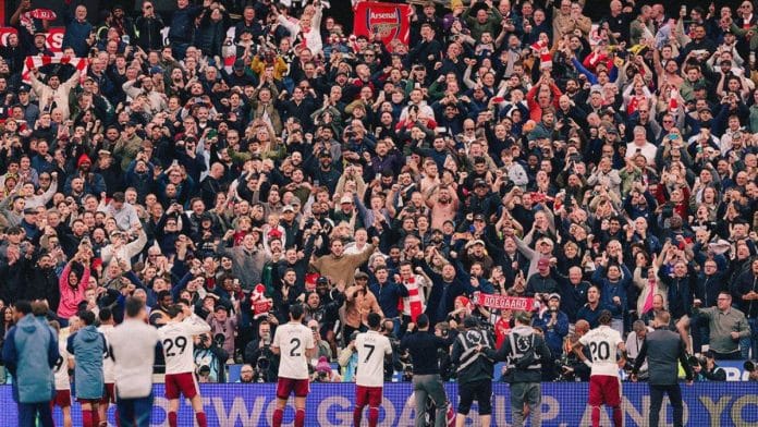 Arsenal celebrates with the crowd after winning their match against West Ham | X