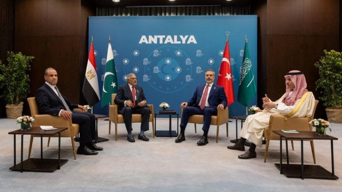 Foreign Ministers of Pakistan, Saudi Arabia, Türkiye, and Egypt held their third consultative meeting in Antalya, on the sidelines of Antalya Diplomacy Forum | Photo: X/@ForeignOfficePk