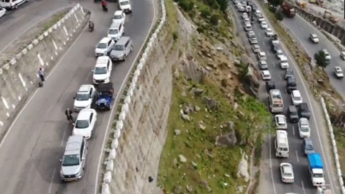 Himachal Pradesh: Traffic congestion and slow vehicular movement witnessed in Manali as people throng to hilly areas to get some respite from the scorching heat | X