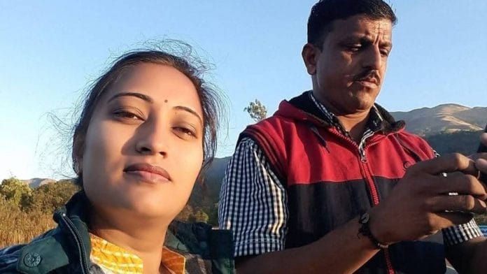 Sandeep Manjargi with his wife Suma, accused of murdering him | X/@HateDetectors