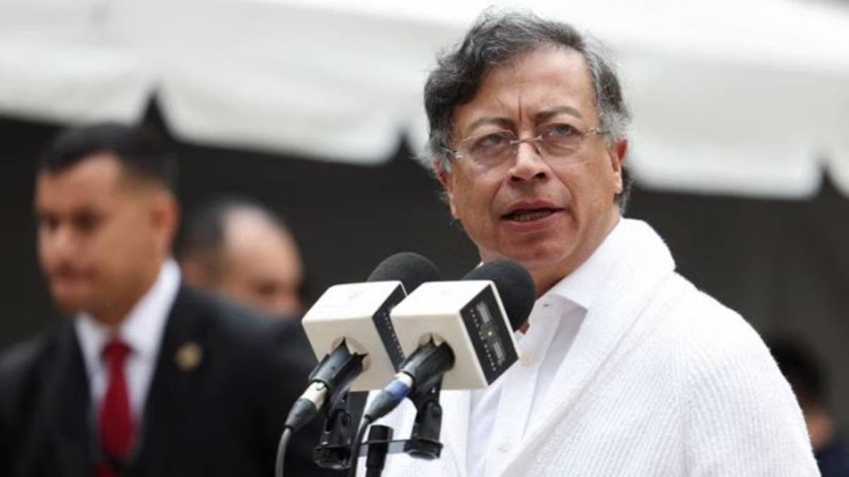 Colombian president Petro stirs row with ‘Heil Hitler’ remark on column endorsing far-right rival