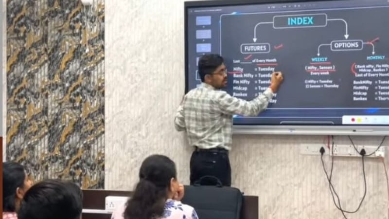 जबलपुर की एक ट्रेडिंग अकादमी तीन दिन का मुफ्त डेमो देती है | फोटो: इंस्टाग्राम/@dream__academy__jabalpur