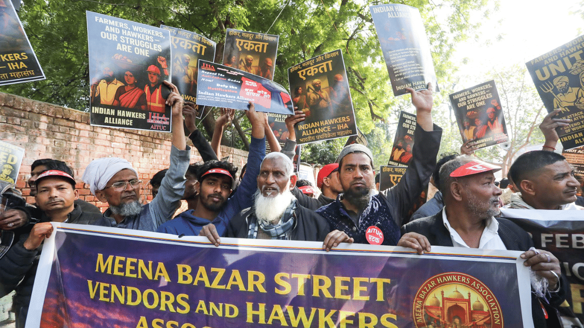 Street vendors, under the banner of Indian Hawkers Alliance, protest at Jantar Mantar during nationwide strike on 12 February against various govt policies. | ANI file photo 