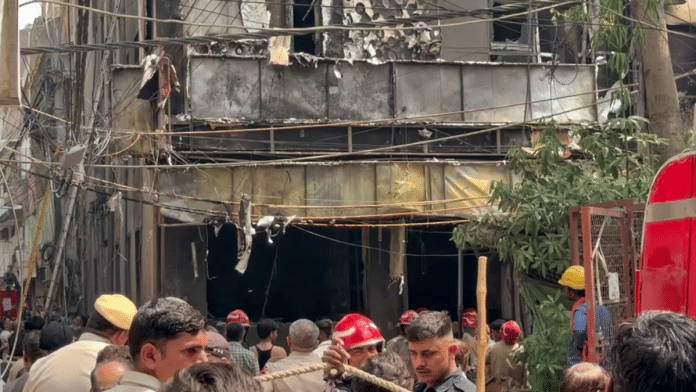 Delhi fire, police, dead