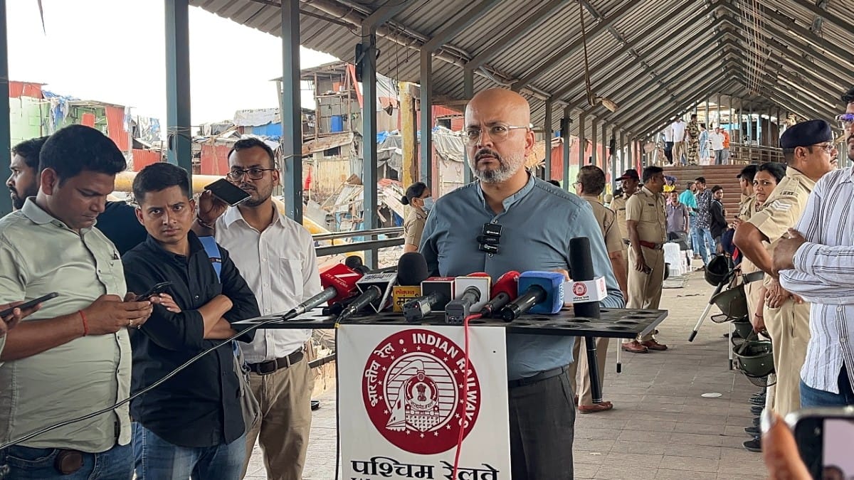 Vineet Abhishek, Western Railway chief PRO, holds a press conference on a foot over-bridge in Bandra East | Kasturi Walimbe/ThePrint