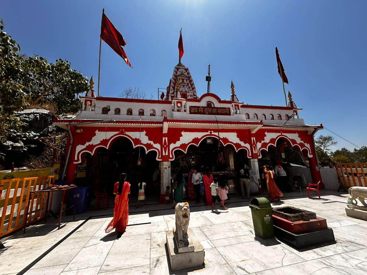 देवास का माता की टेकरी मंदिर, जहां दूल्हों से वादा किया गया था कि उनकी शादी कराई जाएगी | फोटो: मनीषा मोंडल/दिप्रिंट