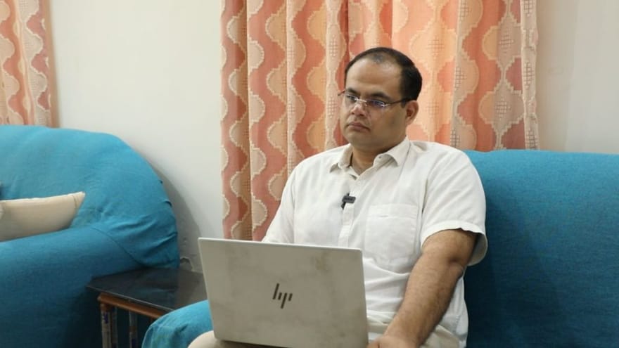 पारस त्यागी 'लाल डोरा' गांवों और वहां रहने वाले लोगों का भविष्य सुरक्षित करने के मिशन पर हैं | फोटो: साकिबा खान/दिप्रिंट