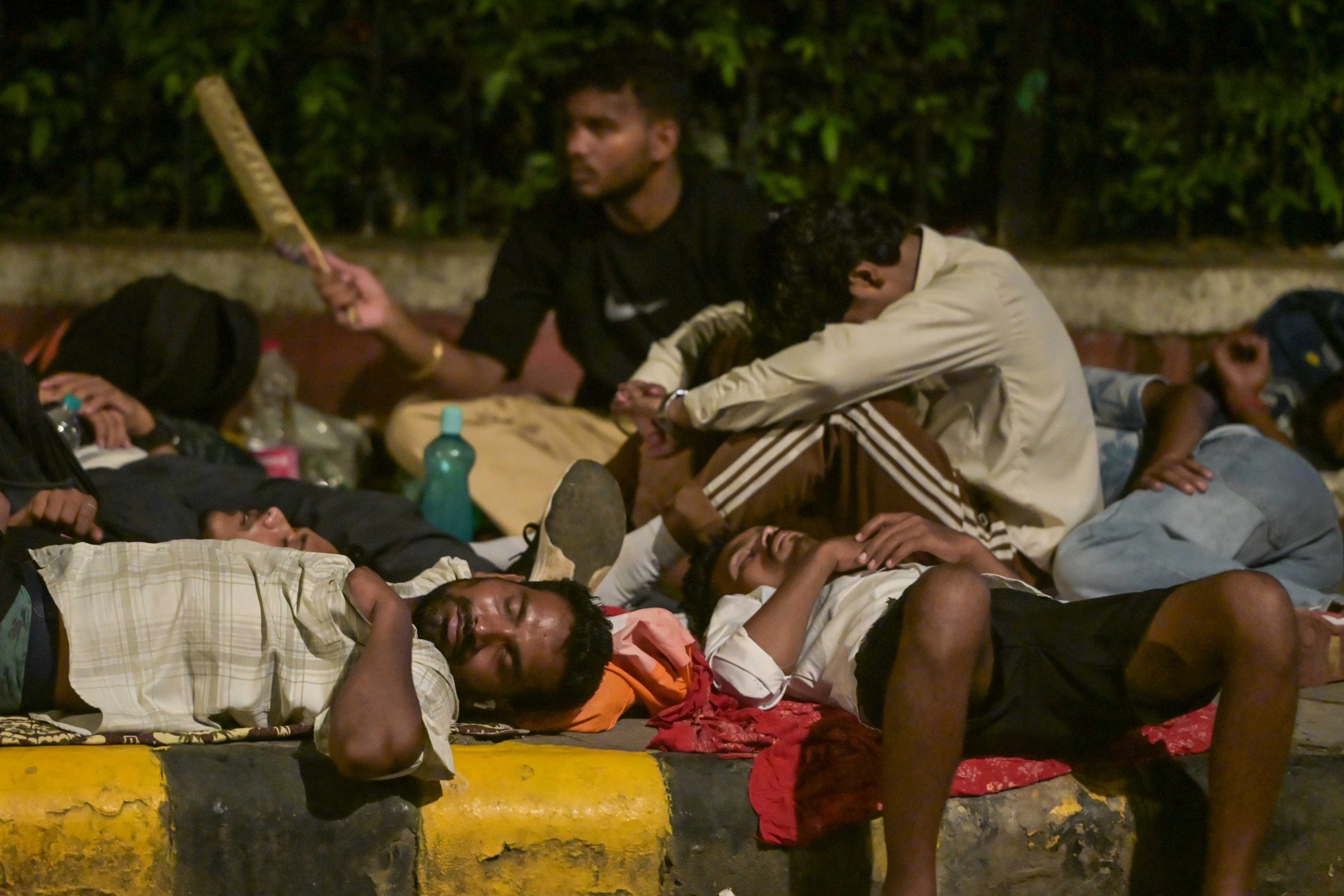 Exhausted Jantar Mantar protesters sleep under the skies | Suraj Singh Bisht | ThePrint