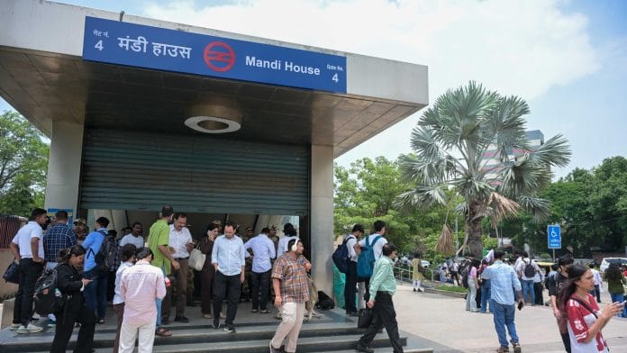 18 Metro Stations in Central Delhi Closed as Thousands of Protestors Continue to Gather in Jantar Mantar | Suraj Singh Bisht/ThePrint