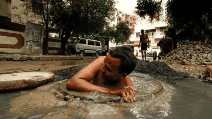 Representational Image | 332 sanitation workers lost their lives while cleaning sewers and septic tanks across the country since 2021 | Commons