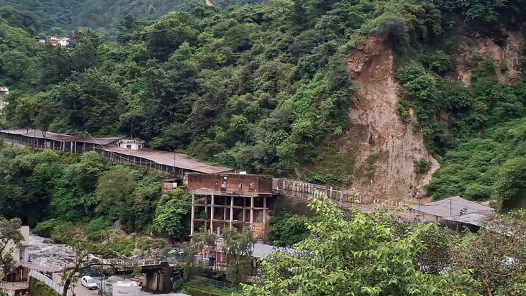 J&K’s Amarnath and Vaishno Devi Yatras temporarily suspended amid adverse weather