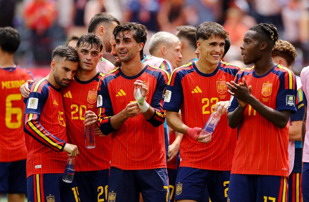 Alex Baena, Pedri, Ferran Torres, Pau Cubarsi and Nico Williams celebrate after the match as Spain qualify for the semi finals of the 2026 FIFA World Cup | Daniel Cole | REUTERS
