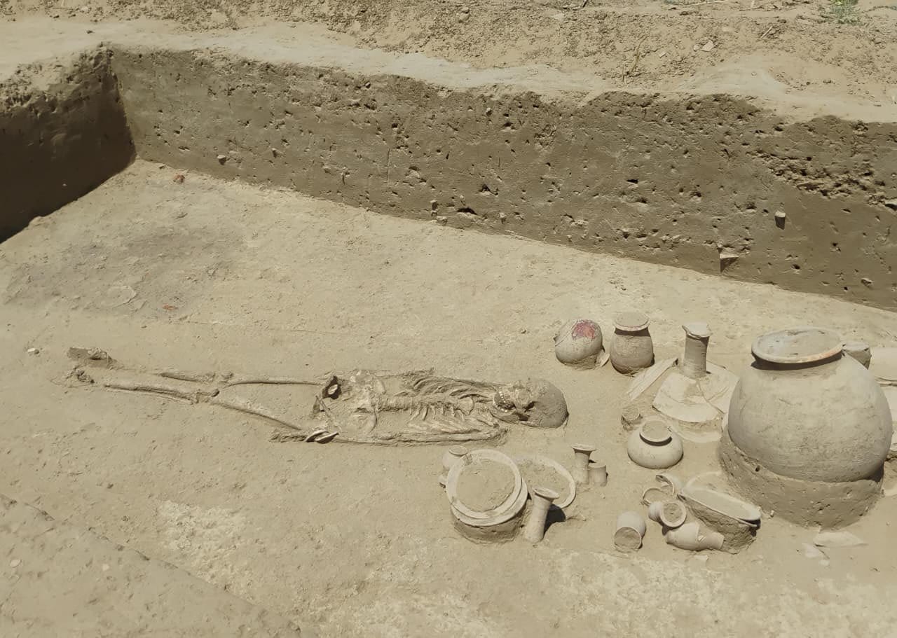 Harappan skeleton unearthed during the recent excavation at Rakhigarhi, Haryana. The skeleton is surrounded by ceremonial offerings placed inside the grave | Photo by special arrangement